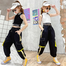 Load image into Gallery viewer, Stylin in streetwear
